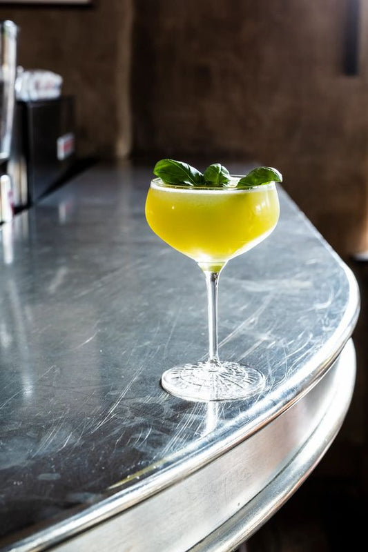 Virgin Basil Smash par Juliette Larrouy